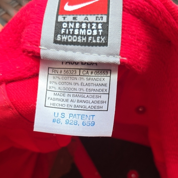 Nike Red Team Cap - Picture 3 of 5